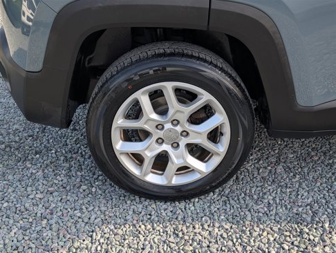 Used 2018 Jeep Renegade Latitude image 9