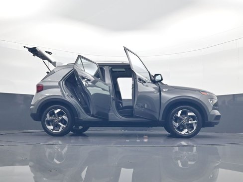 Certified 2021 Hyundai Venue SEL w/ Premium Package image 33