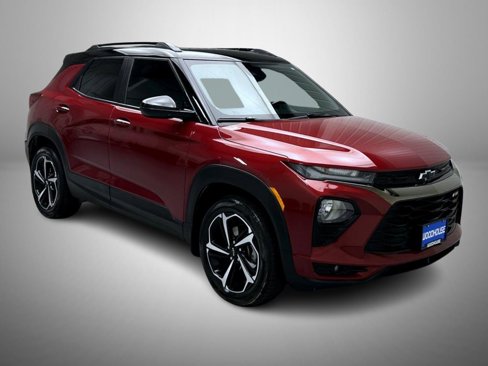 Used 2021 Chevrolet TrailBlazer RS w/ Sun and Liftgate Package image 3