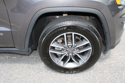 Used 2019 Jeep Grand Cherokee Limited image 11