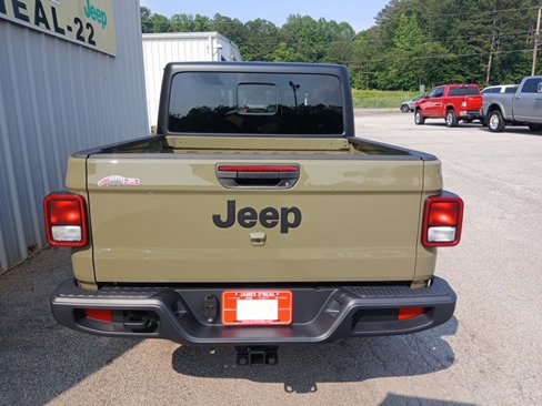 New 2025 Jeep Gladiator Sport image 4