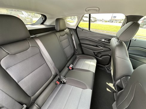 New 2025 Chevrolet Trax LT w/ Driver Confidence Package image 17