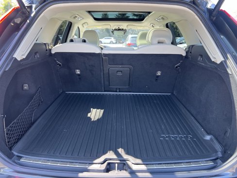 Used 2020 Volvo XC60 T5 Inscription w/ Protection Package image 24