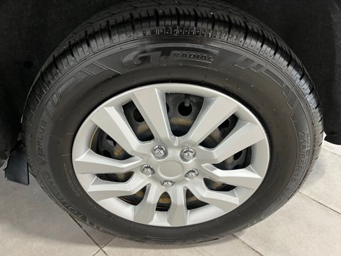 Used 2019 Nissan Rogue Sport S image 11
