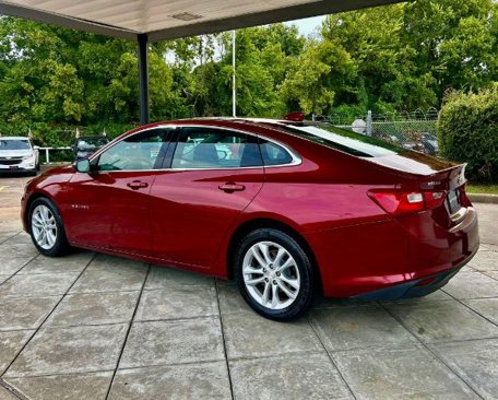 Used 2018 Chevrolet Malibu LT image 2