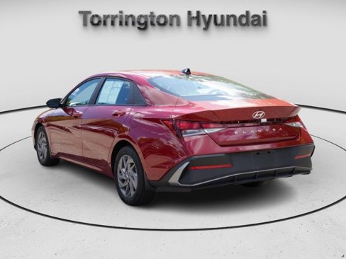 Certified 2024 Hyundai Elantra SEL image 5
