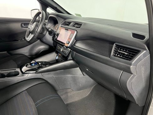 Used 2022 Nissan Leaf SV image 33