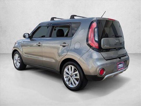 Used 2018 Kia Soul + image 8
