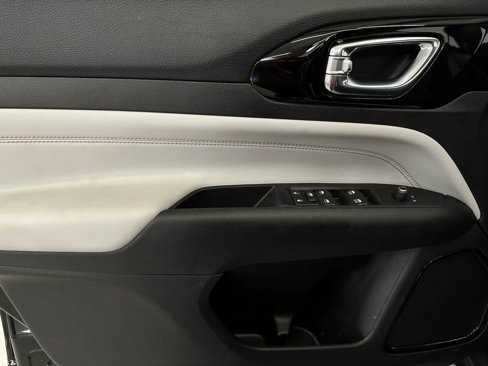 Certified 2022 Jeep Compass Limited image 21