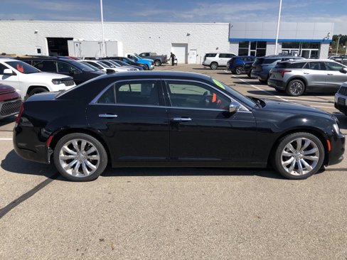 Used 2018 Chrysler 300 Limited image 8