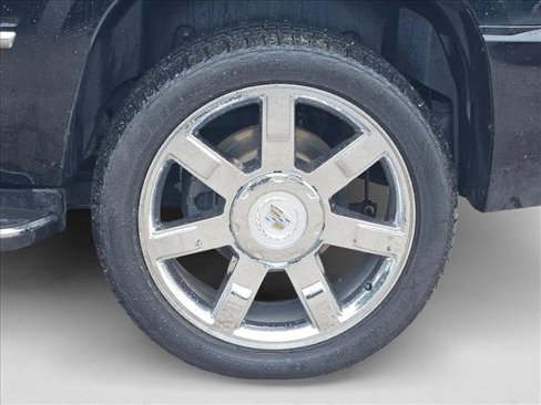 Used 2013 Cadillac Escalade 2WD image 26