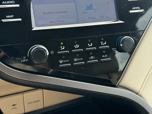 Used 2019 Toyota Camry LE image 22