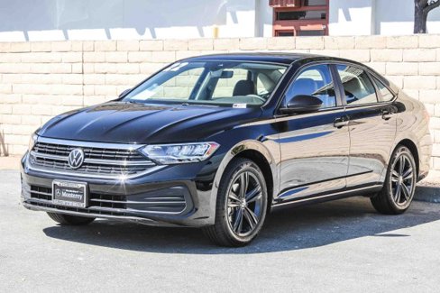 Used 2022 Volkswagen Jetta SE image 3