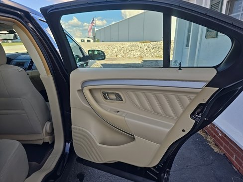 Used 2013 Ford Taurus SEL image 18