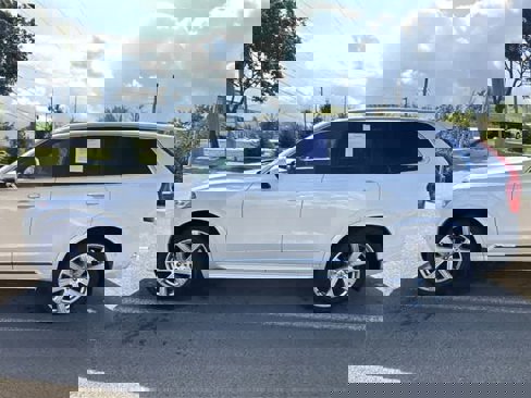 Used 2017 Volvo XC90 T6 Inscription w/ Vision Package image 2