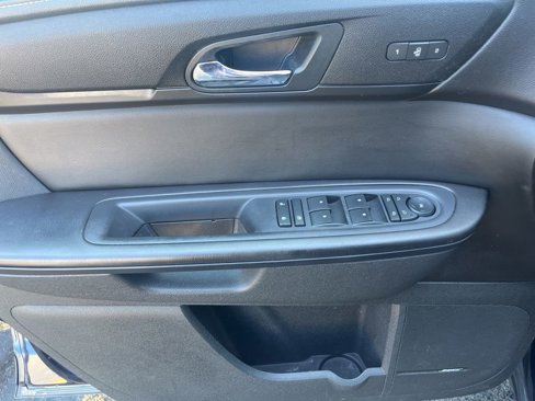 Used 2017 Chevrolet Traverse LT image 14
