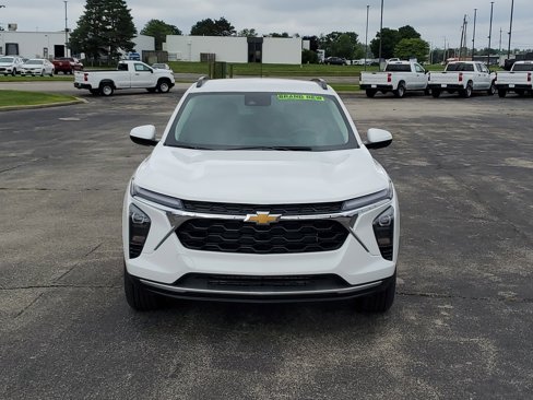 New 2025 Chevrolet Trax LT w/ Driver Confidence Package image 8