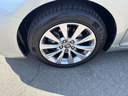 Used 2016 Toyota Camry LE image 9
