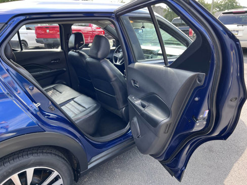 Used 2019 Nissan Kicks SR image 23