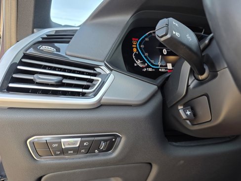 Used 2022 BMW X5 xDrive45e w/ M Sport Package image 22