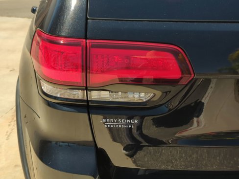 Used 2019 Jeep Grand Cherokee Laredo image 11