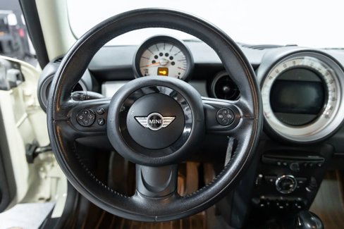Used 2011 MINI Cooper Hardtop image 15