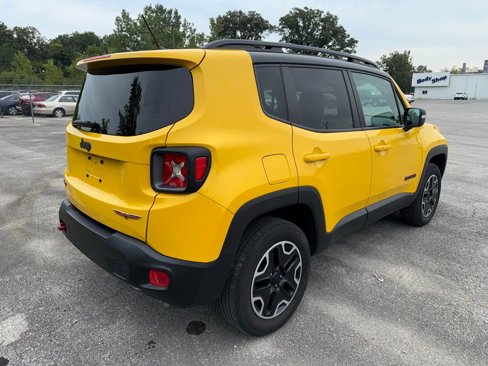 Used 2017 Jeep Renegade Trailhawk w/ Premium Trailhawk Package image 6