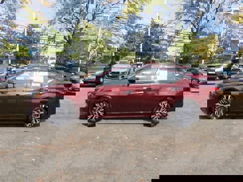 Used 2023 Nissan Altima 2.5 SV image 3