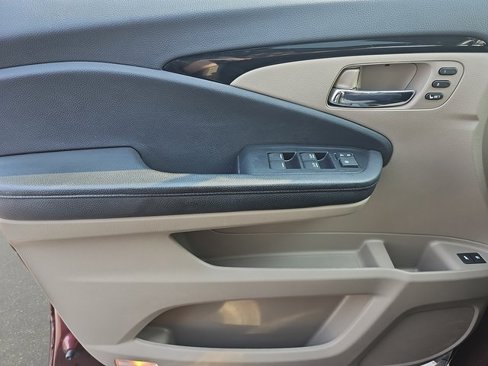 Used 2021 Honda Pilot Touring image 29