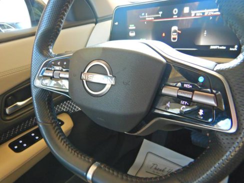 Used 2023 Nissan Ariya AWD image 17