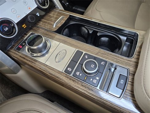 Used 2018 Land Rover Range Rover HSE image 24