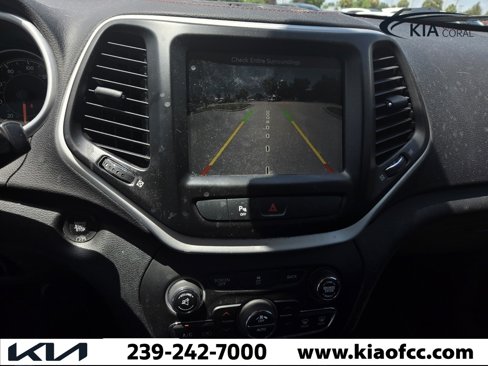 Used 2018 Jeep Cherokee Trailhawk image 22