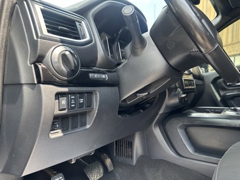Used 2019 Nissan Titan SV w/ SV Convenience Package image 34