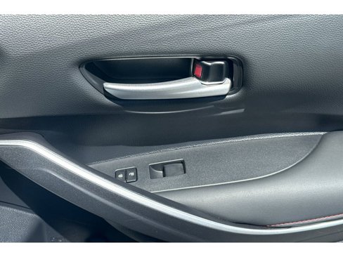 Used 2025 Toyota Corolla SE image 19