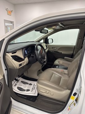 Used 2019 Toyota Sienna XLE Premium image 9