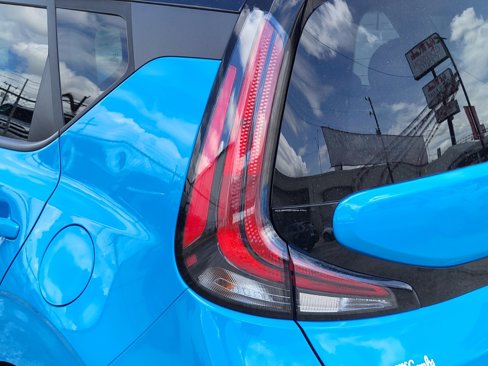 Used 2023 Kia Soul GT-Line image 11
