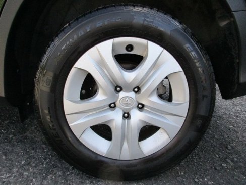 Used 2013 Toyota RAV4 LE image 13