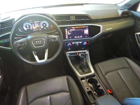 Used 2023 Audi Q3 2.0T Premium image 2