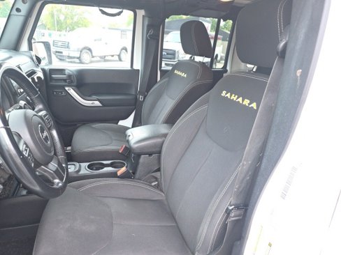 Used 2015 Jeep Wrangler Unlimited Sahara w/ Connectivity Group image 16