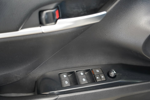Used 2018 Toyota Camry LE image 28