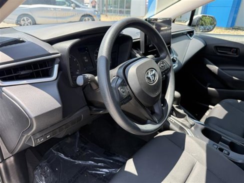 Used 2024 Toyota Corolla LE image 2