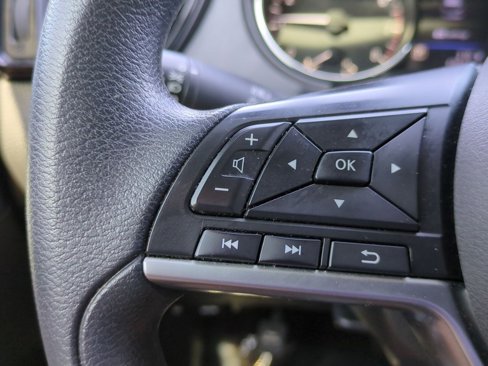 Certified 2020 Nissan Rogue Sport S image 17