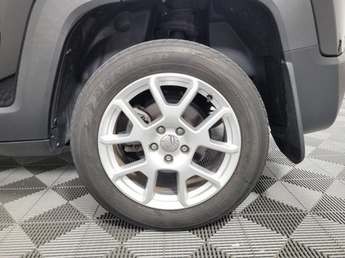 Used 2020 Jeep Renegade Latitude w/ Cold Weather Group image 16