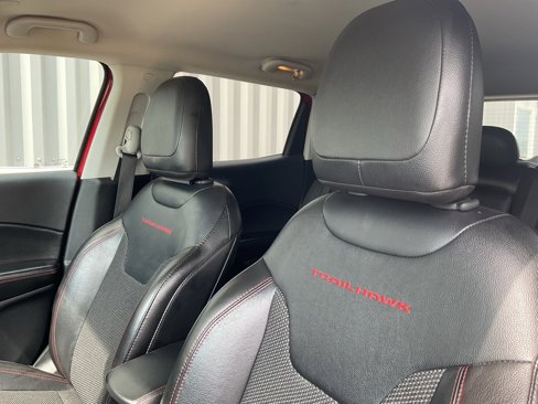 Used 2020 Jeep Compass Trailhawk image 9