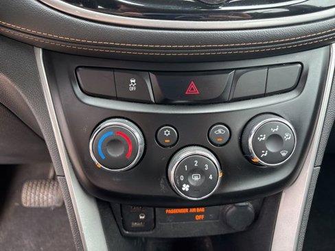 Used 2018 Chevrolet Trax LS image 15