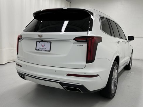Used 2023 Cadillac XT6 Premium Luxury image 6