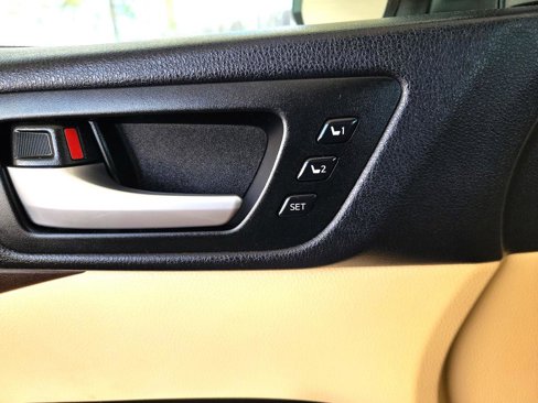 Used 2014 Toyota Highlander Limited image 21