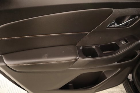 Used 2018 Chevrolet Traverse LT image 18