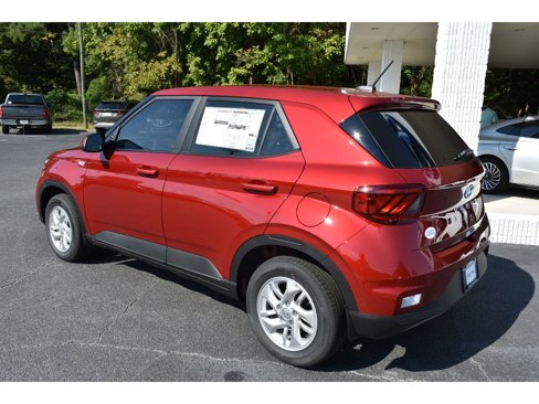 New 2025 Hyundai Venue SE image 2