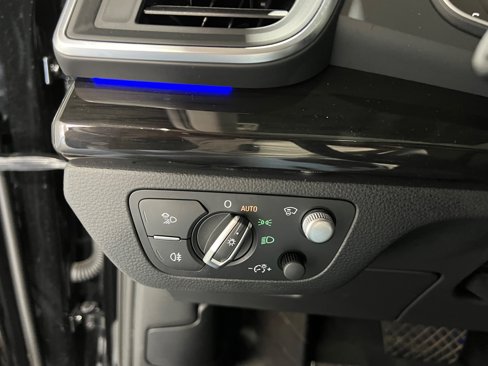 Used 2018 Audi Q5 Prestige w/ Prestige Package image 18